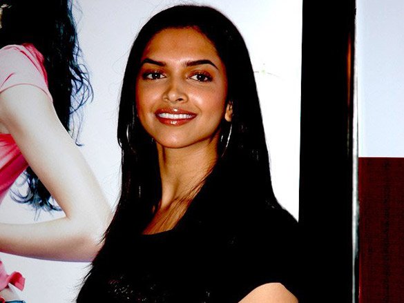 Deepika Padukone — Simple black short-sleeve top