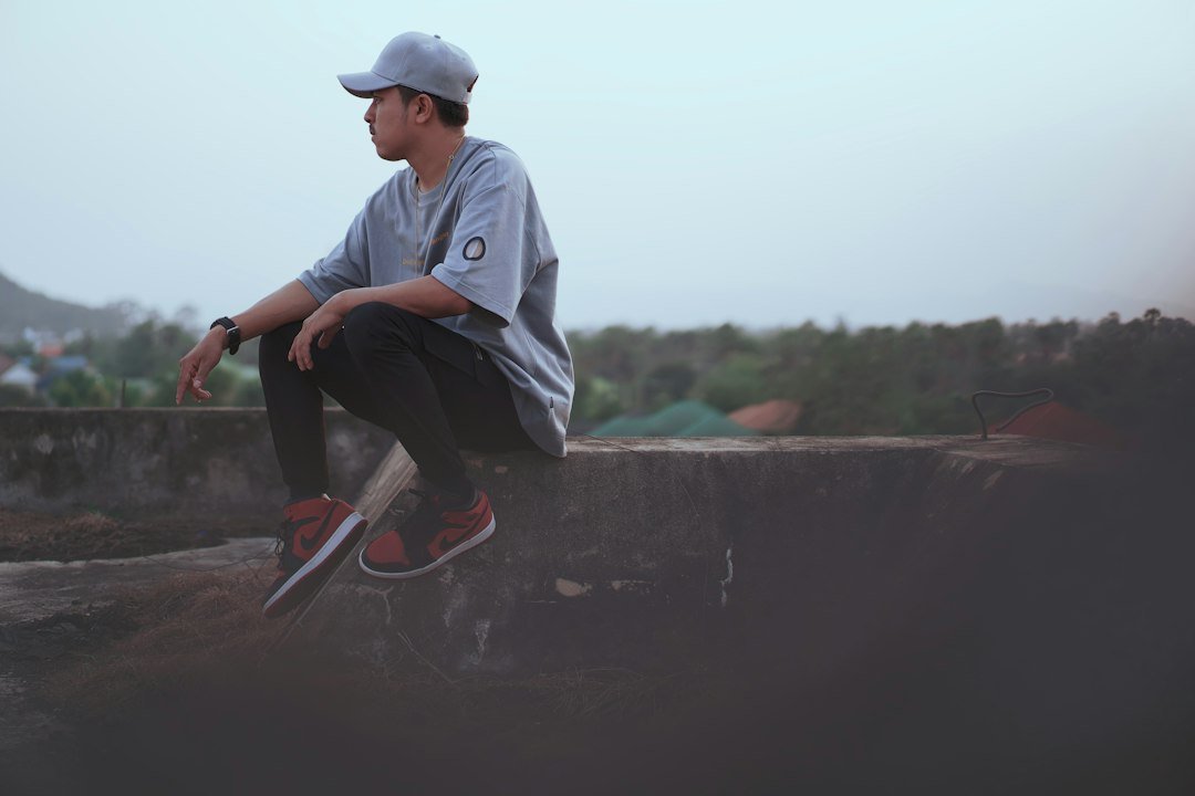 Oversized T-shirt warm weather styling inspiration