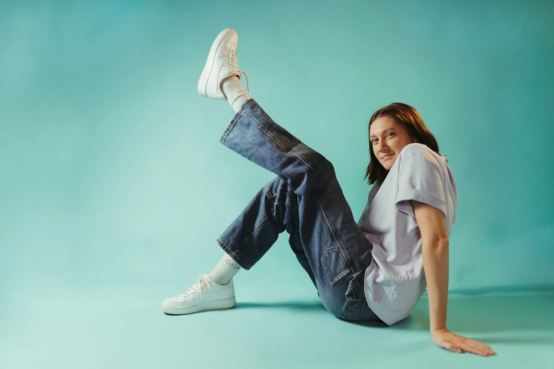 woman oversized t-shirt relaxed trousers outfit