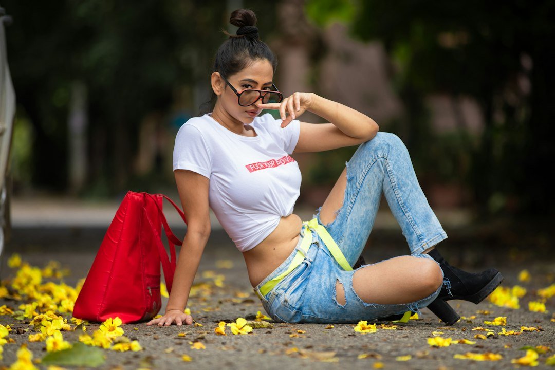 Women's oversized graphic T-shirt college street style